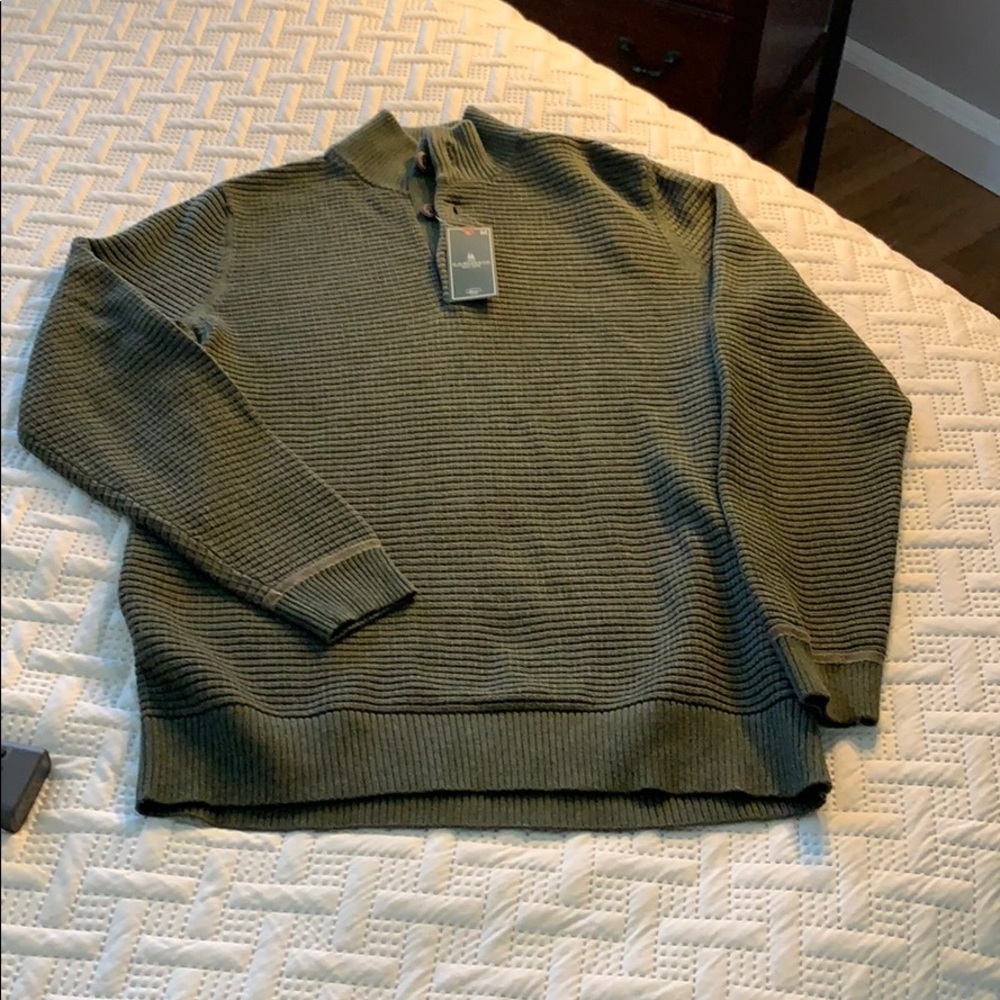 PULL OVER SWEATER NWT